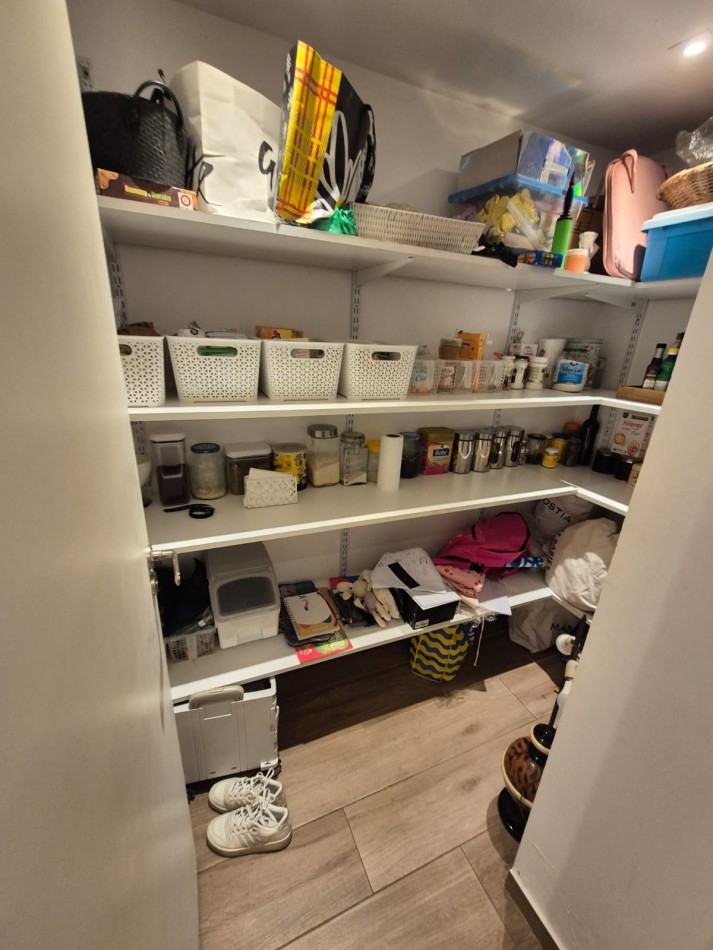 Excel. Depto. Total y Finamente Reciclado 3 Dorm. C/Dep Cochera. Seg 24 hs