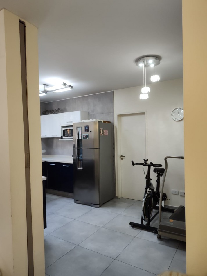 Semipiso de 3 Dorm con Dep. Cochera y Baulera. Edif con Seg 24 Hs y Amenities