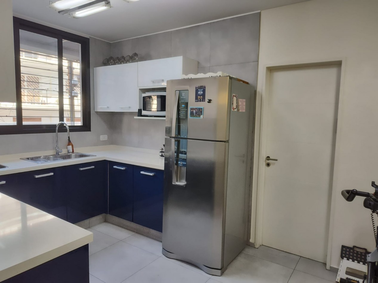 Semipiso de 3 Dorm con Dep. Cochera y Baulera. Edif con Seg 24 Hs y Amenities