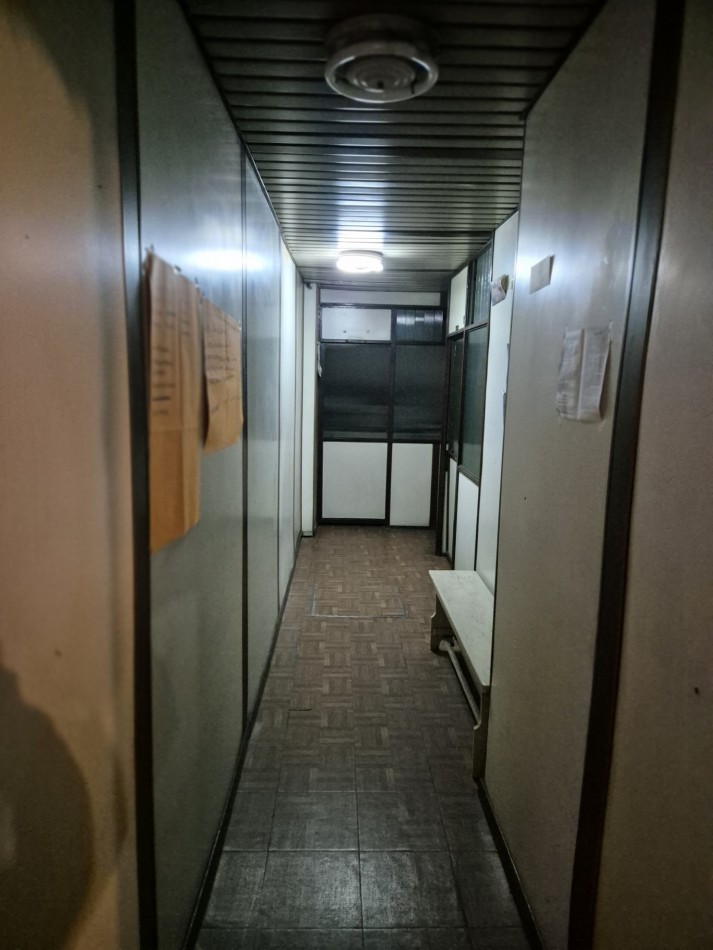 Local en Venta sobre Av Rivadavia