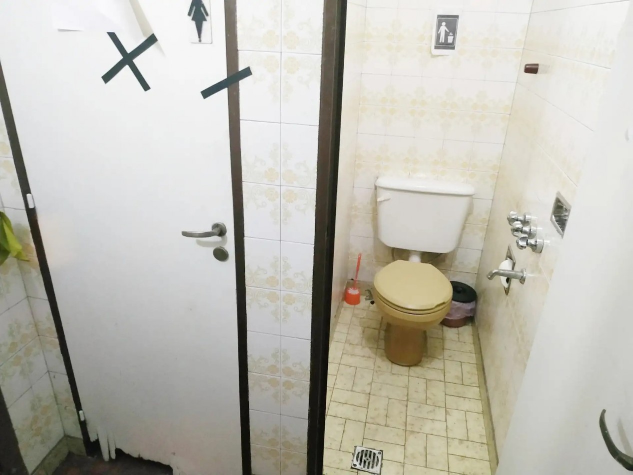 Local en Venta sobre Av Rivadavia
