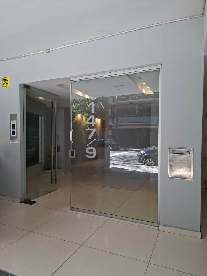 Amplio y luminoso Depto. 2 ambientes con Balcon. a Pulmon abierto Excel. Ubicacon