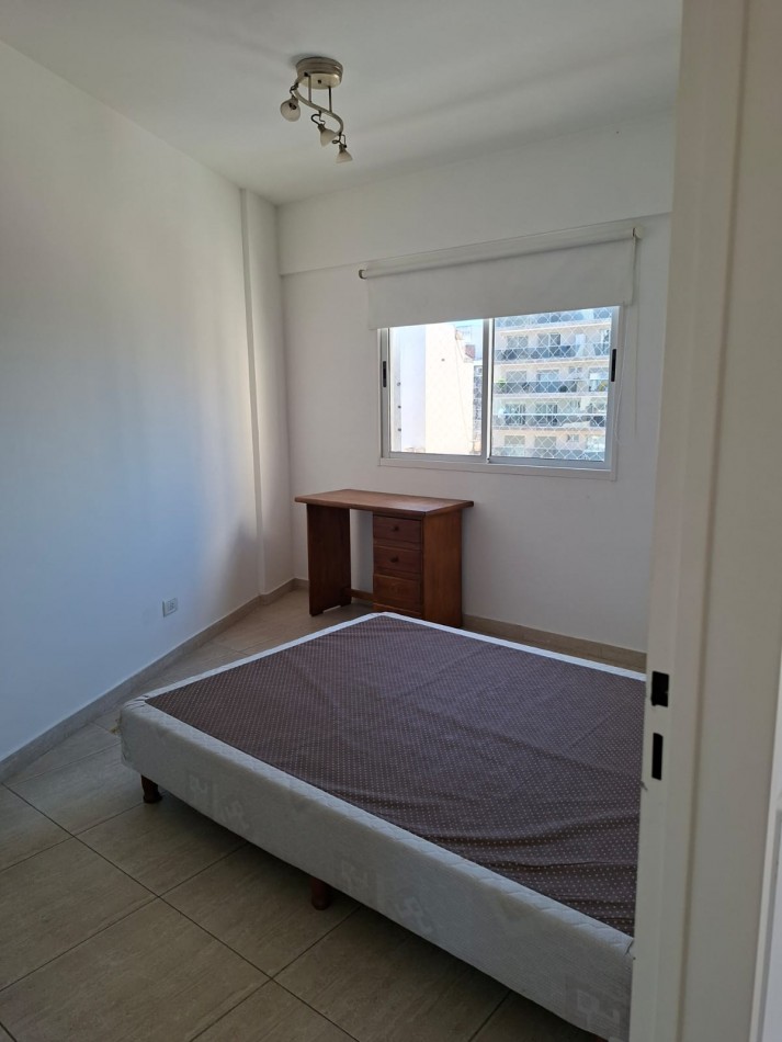 Amplio y luminoso Depto. 2 ambientes con Balcon. a Pulmon abierto Excel. Ubicacon