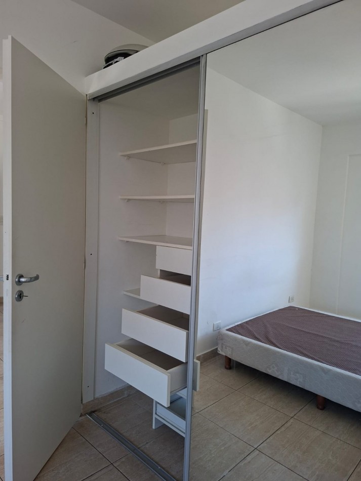 Amplio y luminoso Depto. 2 ambientes con Balcon. a Pulmon abierto Excel. Ubicacon