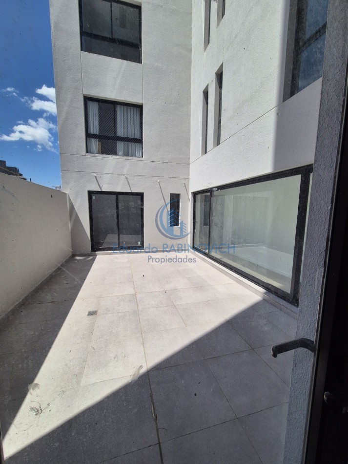 Piso de 4 Dorm (2 Suites) Patio y Balcon con Parrilla  y cochera fija A ESTRENAR 