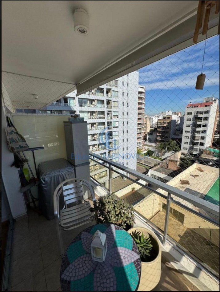  Departamento de 2 amb. Excelentemente Mejorado en piso Alto con Amenities