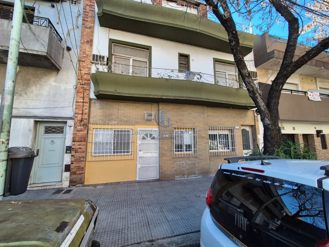 PH de 3 amb mas escritorio y patio con parrilla en Excelente Estado