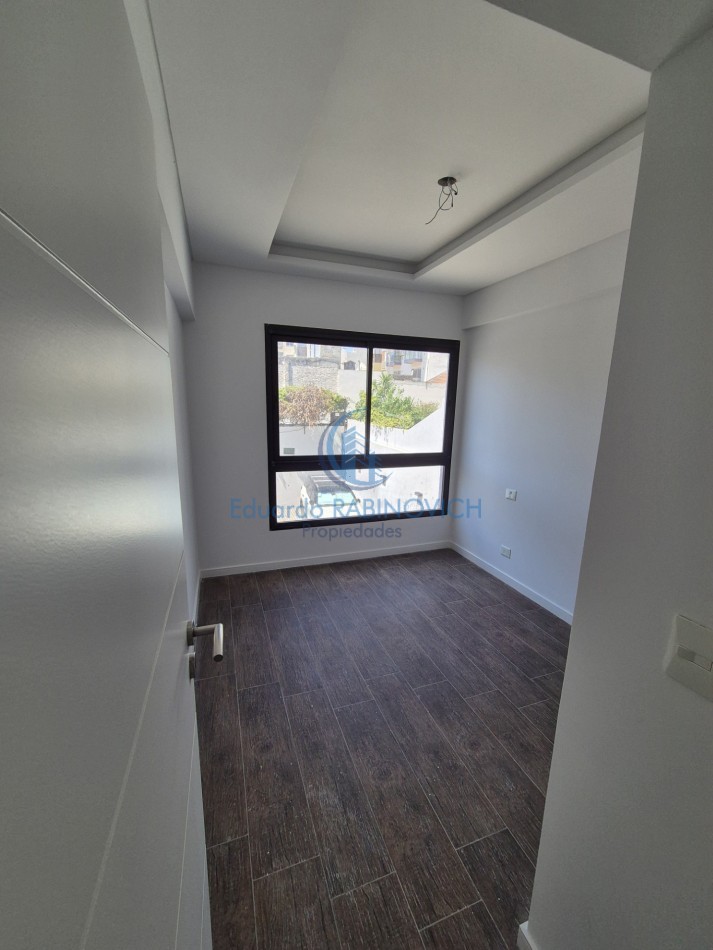 Piso de 4 Dorm (2 Suites) Patio y Balcon con Parrilla  y cochera fija A ESTRENAR 