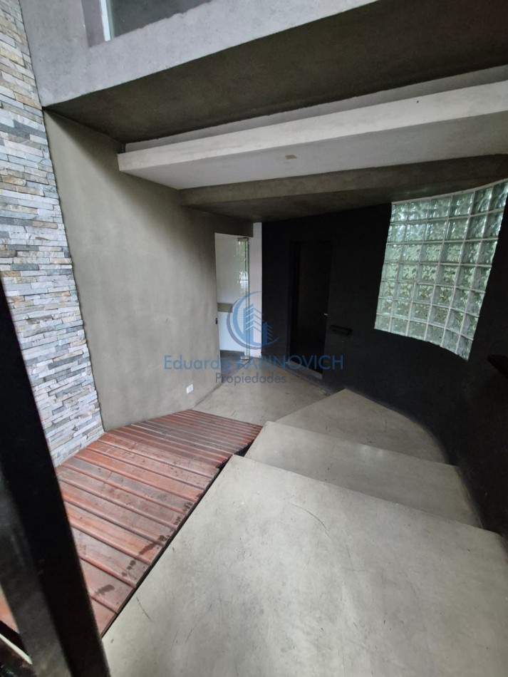 Comodo Monoambiente a Pasos de Parque Centenario